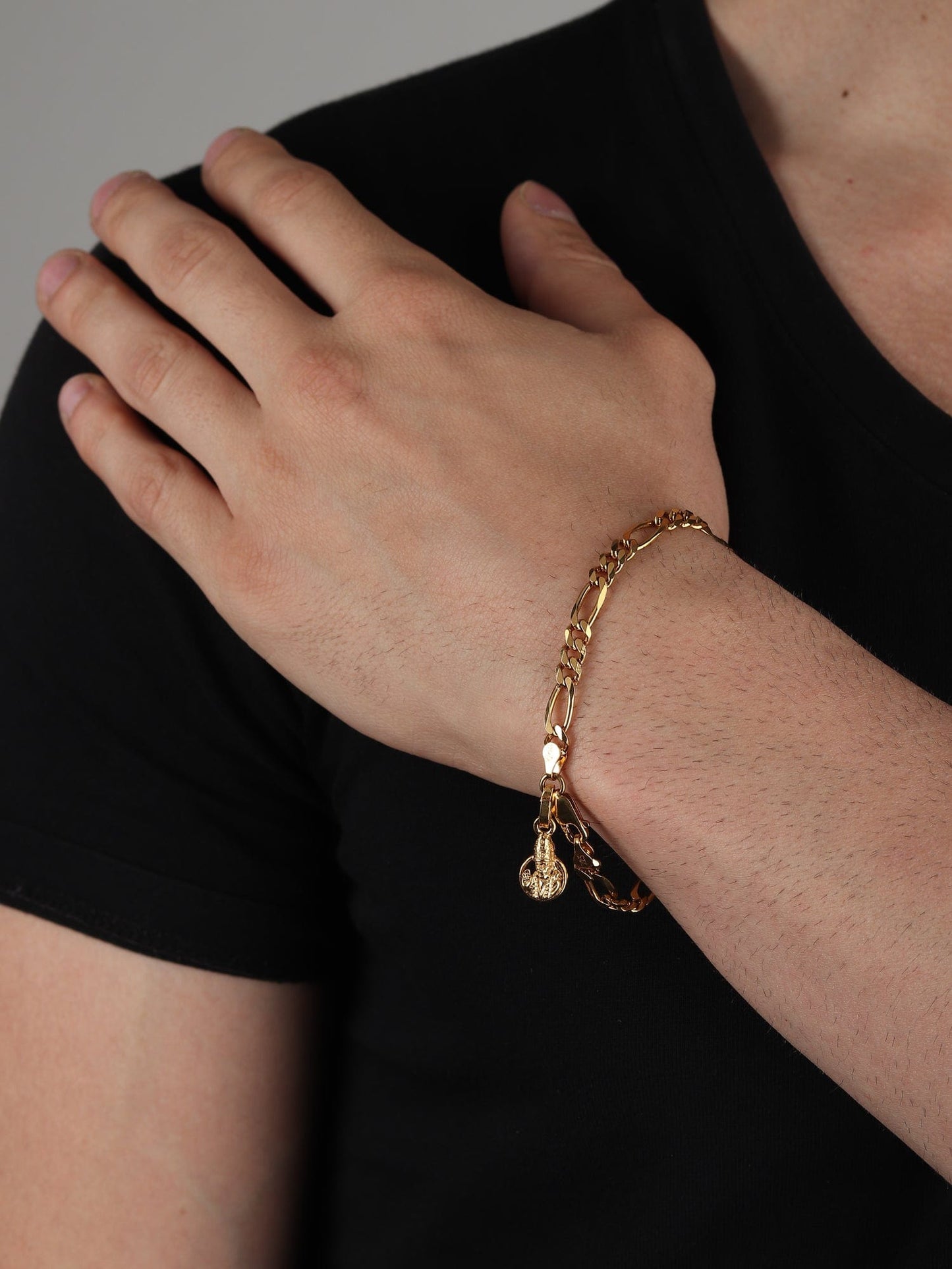 22KT gold plated 92.5% pure Sterling Silver Figaro Designer Bracelet with Charm Sai Baba for Men