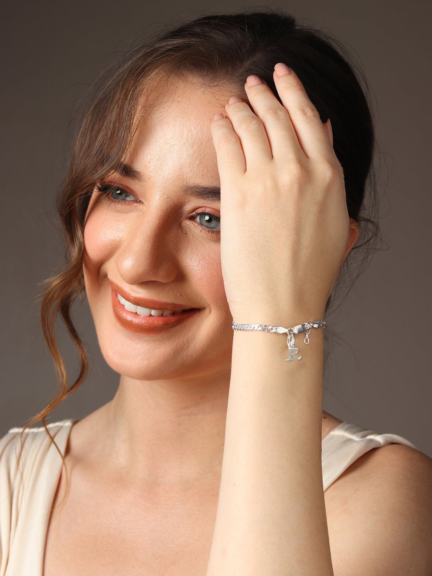 Akshat Sapphire 92.5% pure Sterling Silver Curb Designer Bracelet with R Alphabet for Girls and women