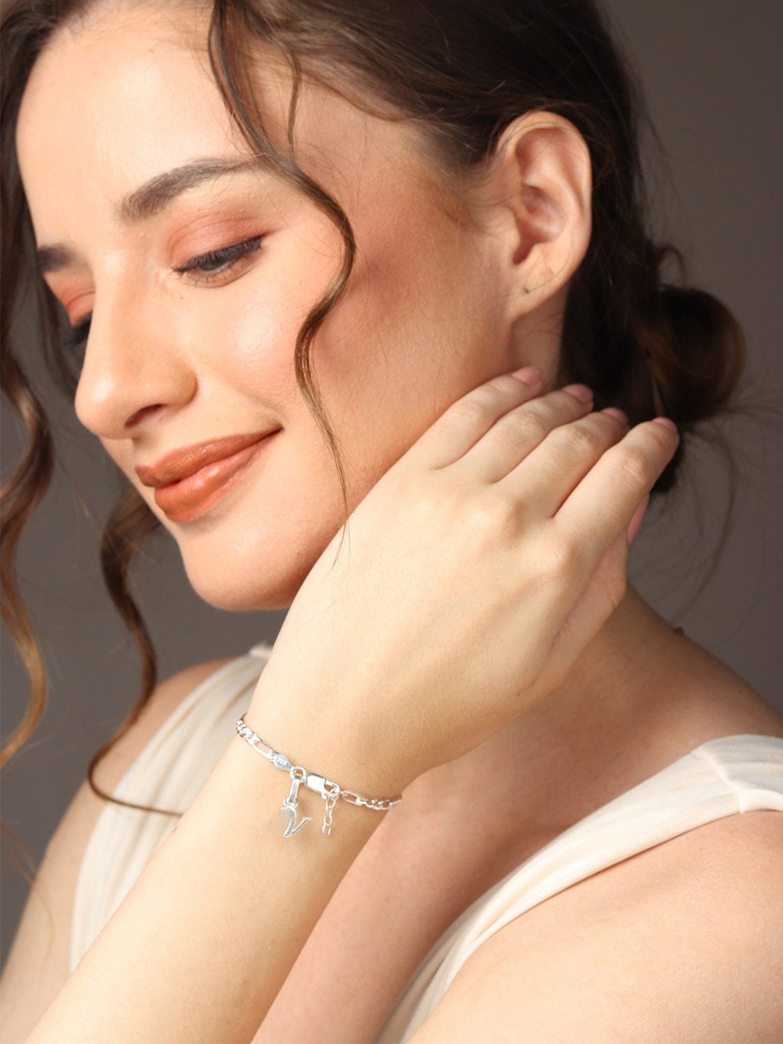 Akshat Sapphire 92.5% pure Sterling Silver Figaro Designer Bracelet with V Alphabet for Girls and women