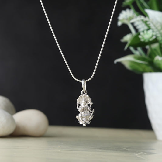 Sterling Silver 92.5 God Vishnu Chain Pendant with Box Chain 22 Inches for Men by Akshat Sapphire MPSB7134