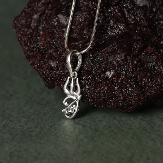 Sterling Silver 92.5 Religious Om Chain Pendant with Box Chain 22 Inches for Men by Akshat Sapphire MPSB7367