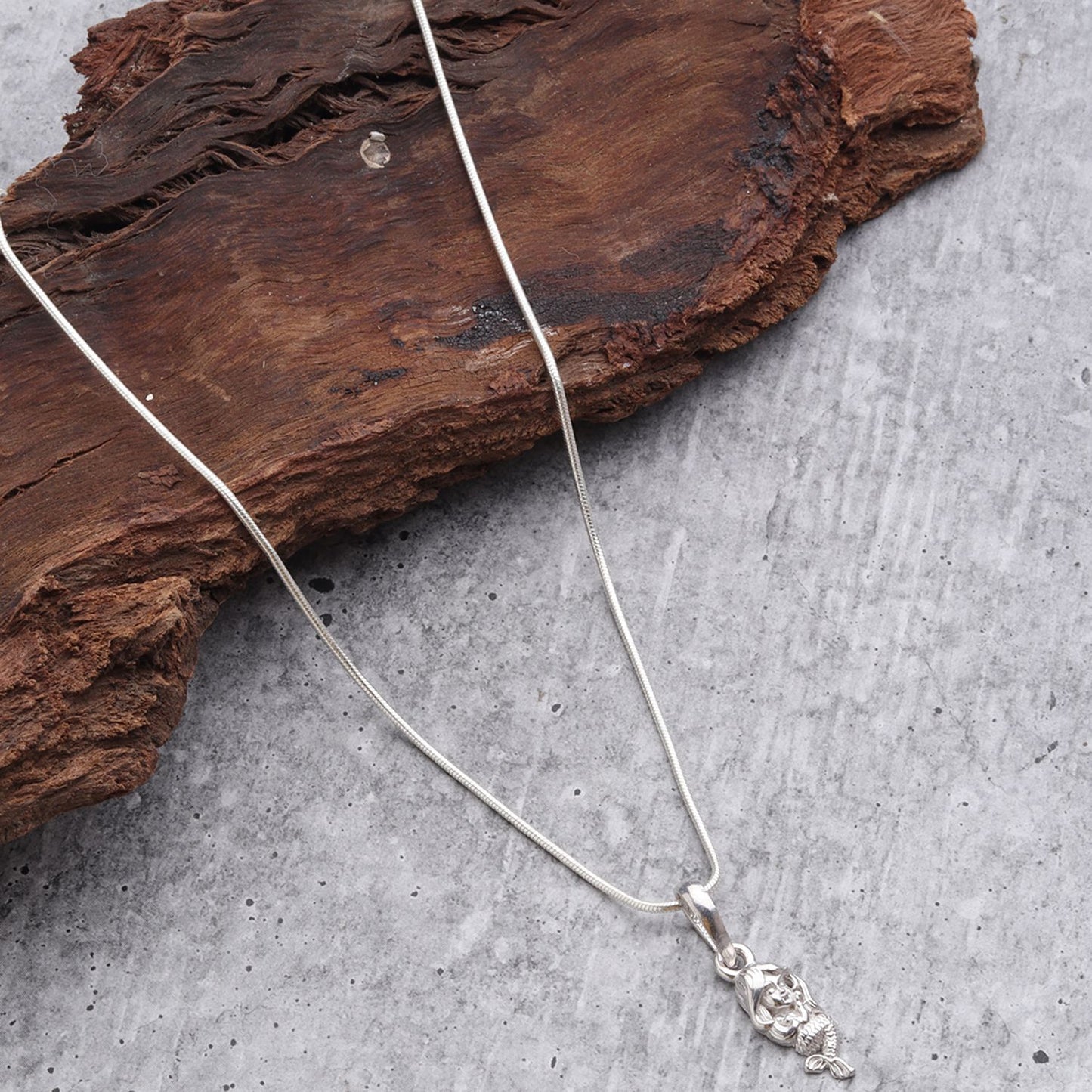 Akshat Sapphire Sterling Silver (92.5% purity) ambitious and Stylish divine Mermaid Chain Pendant (Pendant with Curb Chain-22 inches) for Men & Women Pure Silver Fashionable and gorgeous Mermaid Chain Locket for Happiness and joy