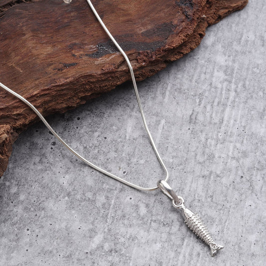 Sterling Silver 92.5 Fashionable Fish Chain Pendant with Curb Chain 22 Inches for Men by Akshat Sapphire MPSC7337