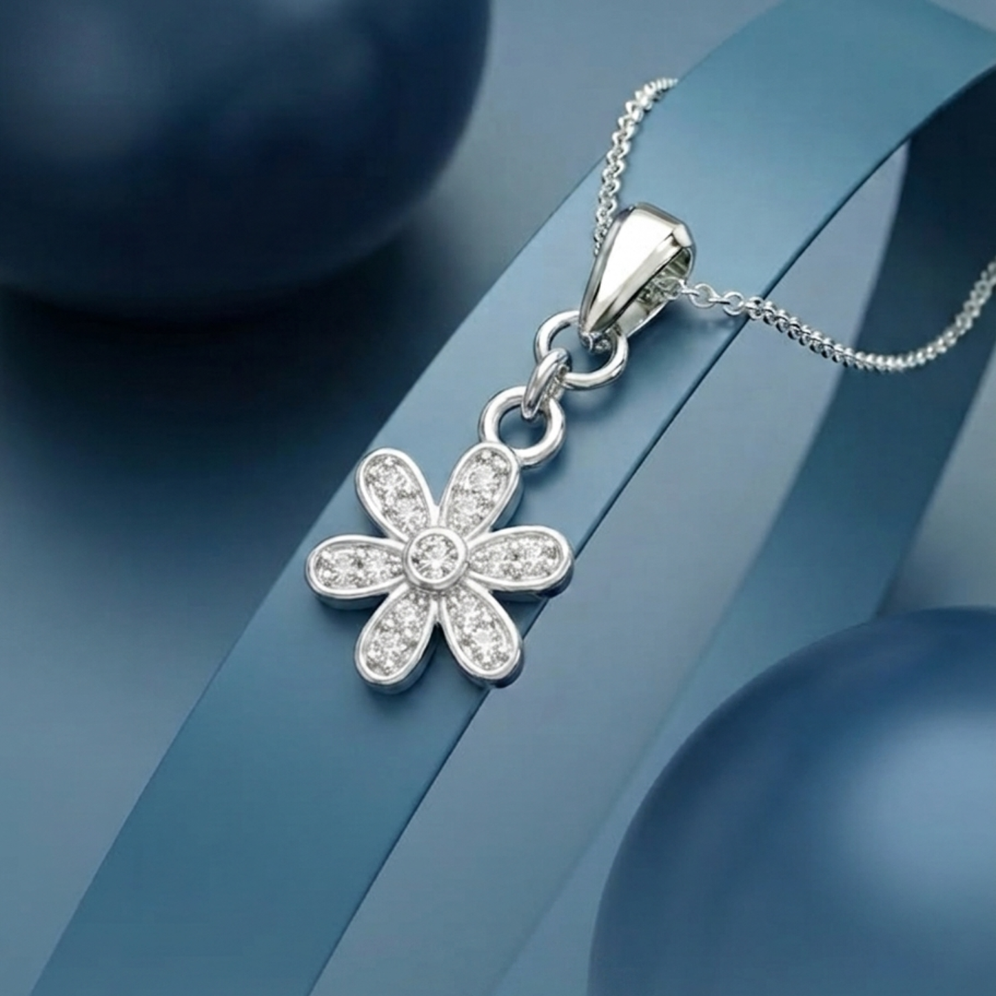 Akshat Sapphire 925 Sterling Silver Daisy Flower Pendant | Silver Locket for Women | Designer Jewelry(P10086)