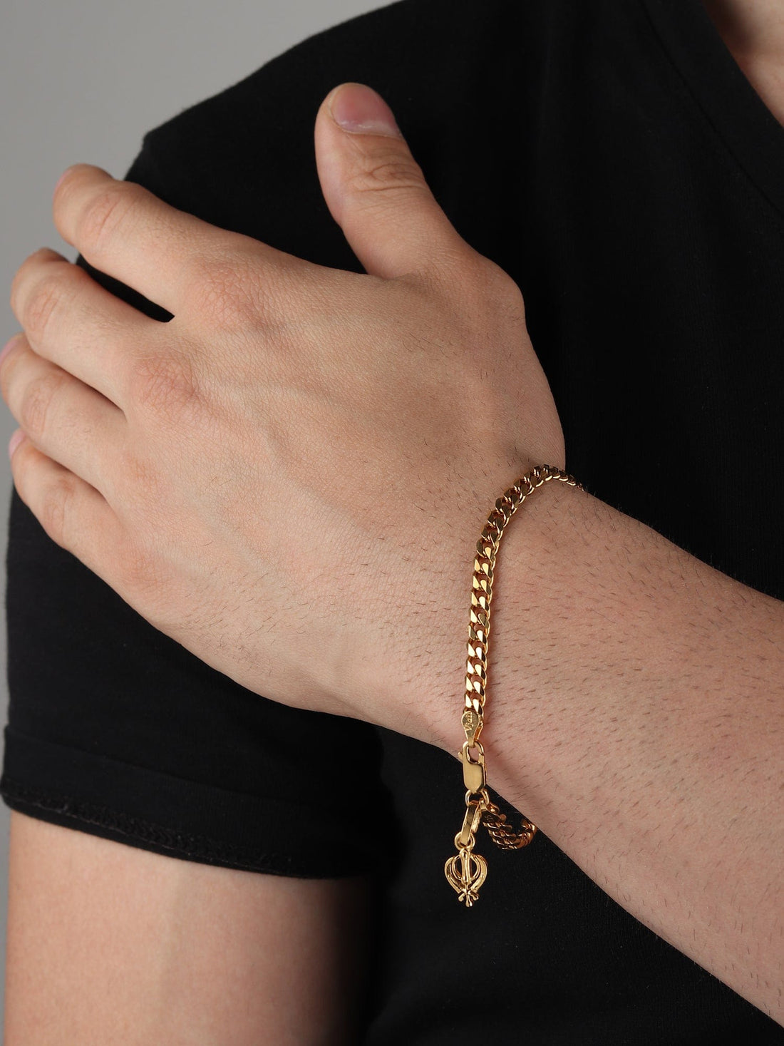 22CT Gold Plated 92.5 Pure Sterling Silver Curb Bracelet with Sikh Khanda Symbol Charm for Men by Akshat Sapphire Gold_BRMCKD7193
