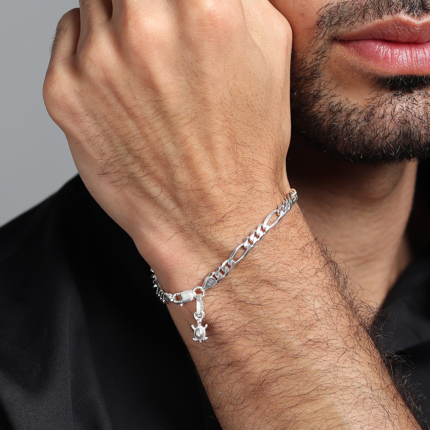 Akshat Sapphire 92.5% pure Sterling Silver Figaro Designer Bracelet with Stylish Tortoise for Men