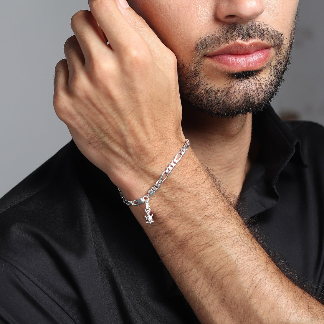 Sterling Silver figaro bracelet with tortoise charm for men by akshat sapphire 92.5 silver brmfkd7344