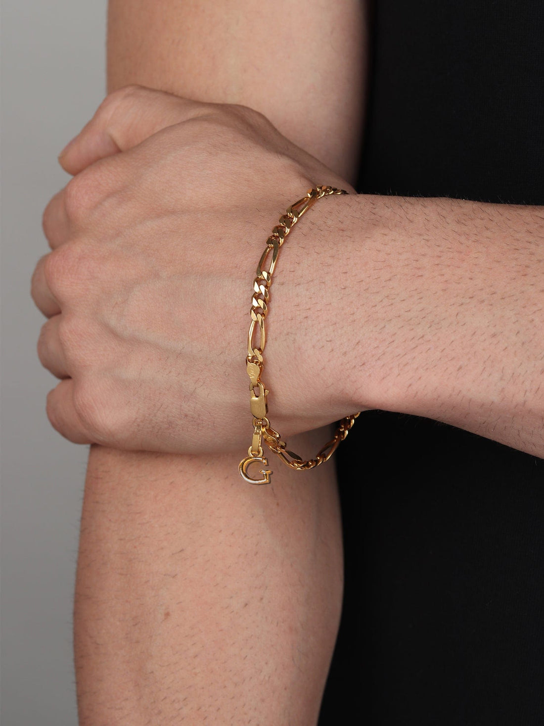 22CT Gold Plated Silver 92.5 Purity Figaro Bracelet with Alphabet G for Men by Akshat Sapphire Gold_BRMFKD_G