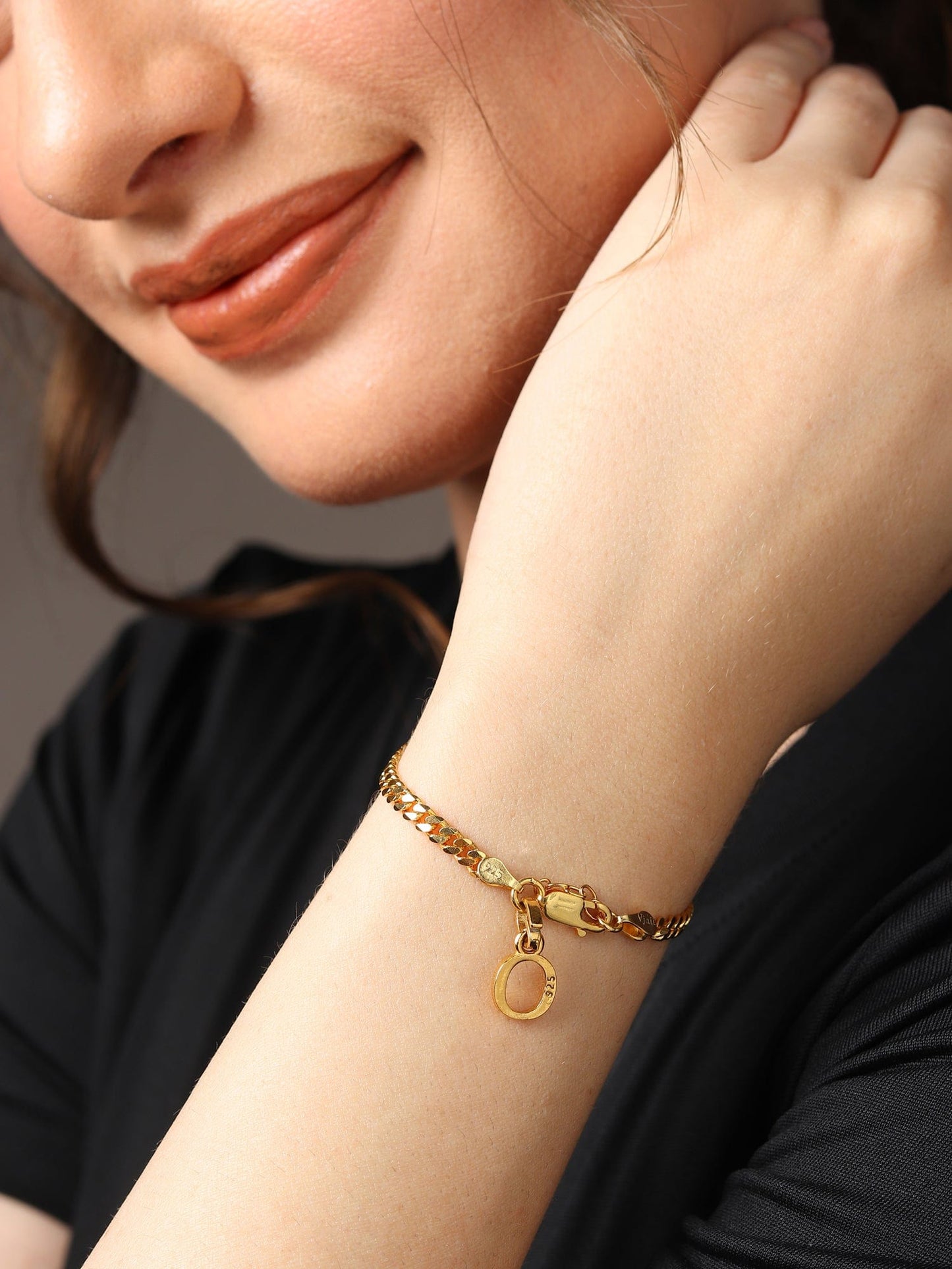 22KT gold plated 92.5% pure Sterling Silver Curb Designer Bracelet with O Alphabet for Girls and Women