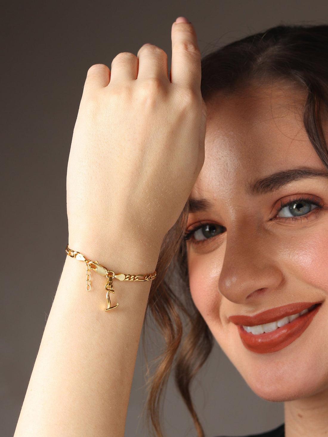 22CT Gold Plated Silver 92.5 Purity Figaro Bracelet with Alphabet M for Women by Akshat Sapphire Gold_BRWFKD_M