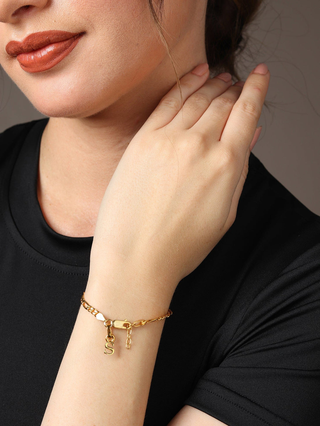 22CT Gold Plated Silver 92.5 Purity Figaro Bracelet with Alphabet S for Women by Akshat Sapphire Gold_BRWFKD_S