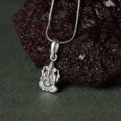 Akshat Sapphire Sterling Silver (92.5% purity) God Ganesha Chain Pendant (Pendant with Anchor Chain-22 inches) for Men & Women Pure Silver Lord Ganapathy Chain Locket for Good Health & Wealth