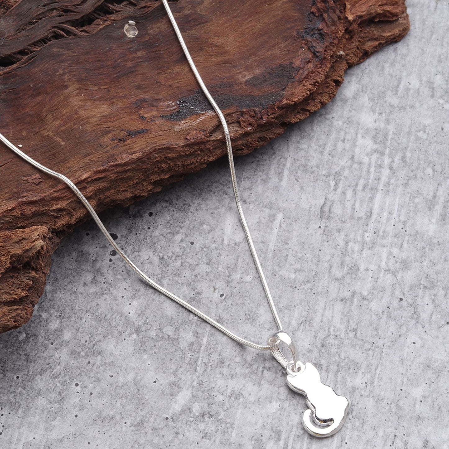 Akshat Sapphire Sterling Silver (92.5% purity) Stylish and Fashionable Cute Cat Chain Pendant (Pendant with Figaro Chain-22 inches) for Men & Women Pure Silver Cat Chain Locket for Happiness and joy