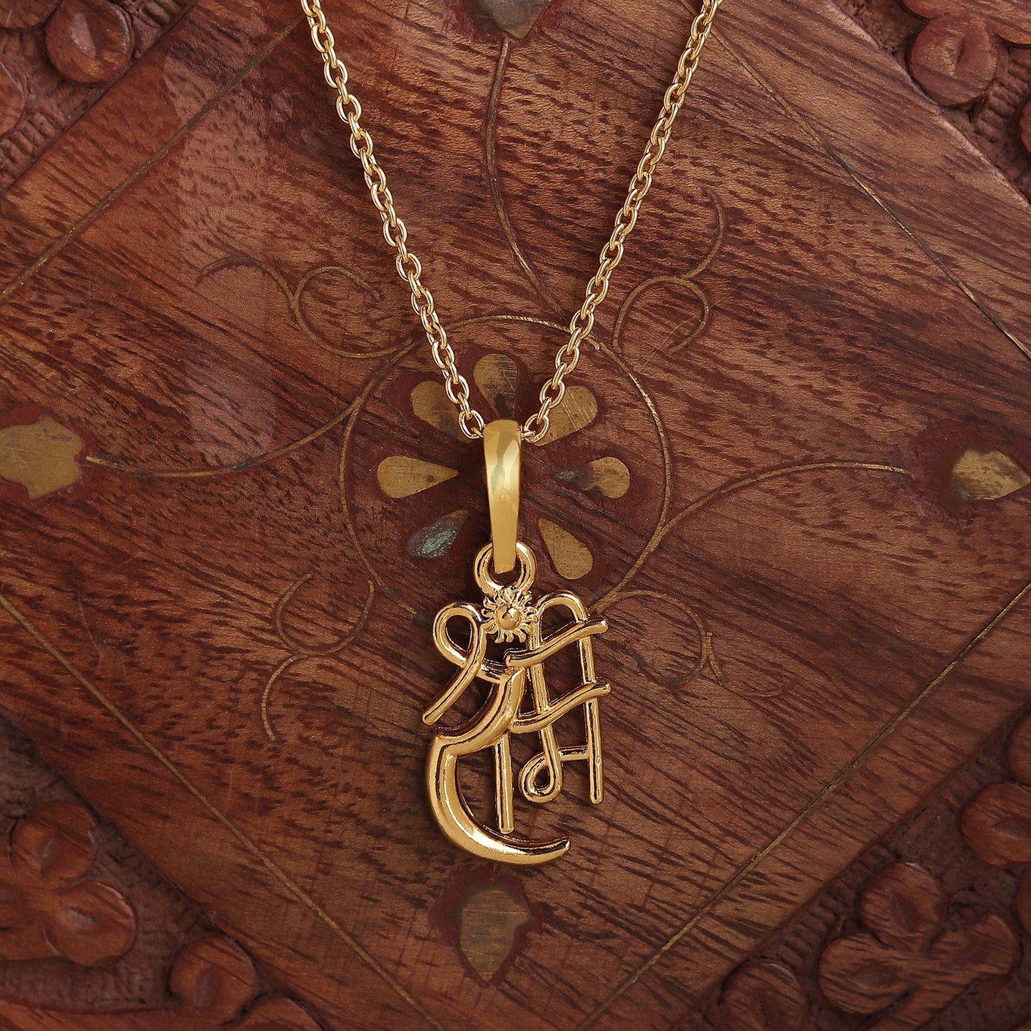 22CT Gold Plated Sterling Silver 92.5% Purity Ram Name Pendant with Figaro Chain 22 Inches for Men by Akshat Sapphire MPSF7332_Gold