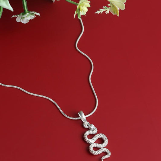 Stylish snake Pure Silver 92.5% purity Chain pendant by Akshat Sapphire snake Pendant (Pendant with Snake Chain-18 inches)
